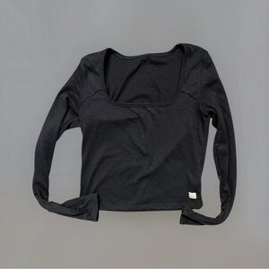 Vuori Black Long-Sleeve Scoop Neck Top